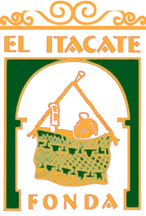 El letrero de El Itacate Fonda: el morral de red con su jarro dentro de un arco verde